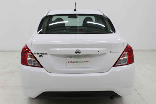 Imagen 4 de 15 de Nissan Versa 2017 4 Cilindros