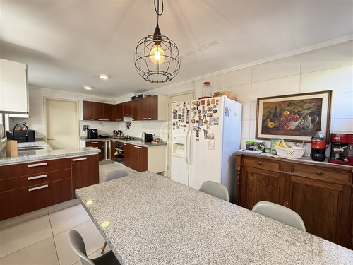 Casa Enaco En Venta De 4 Dorm. En Lo Barnechea