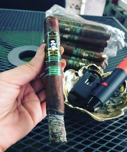 Imagen 2 de 5 de Habanos Puros Primiun