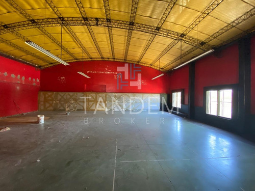 Imagen 6 de 13 de Excelente Local Comercial / Deposito En 202 Y Ruta 8 - Edificio En Block