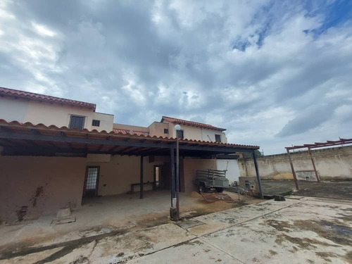 Imagen 25 de 30 de Townhouse En Altos De Monte Alegre, Tazajal, Naguanagua. Vende Crismelia Castillo