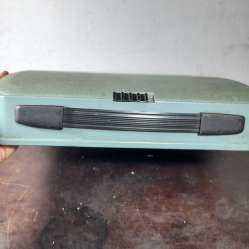 Imagem 8 de 8 de Tampa Máquina De Escrever Olivetti Lettera 82 Alça Flexível