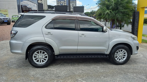 Toyota Hilux SW4 3.0 Srv 7l 4x4 Aut. 5p