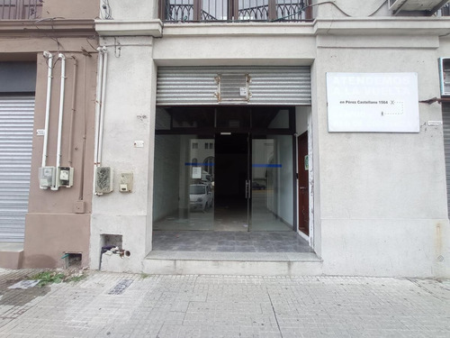 Imagen 1 de 8 de Local -excelente Local A Pasos De Mercado Del Puerto Y Buquebus, 70 M2 !!