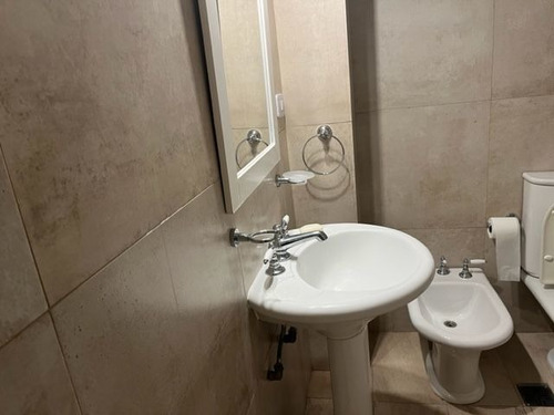 Imagen 19 de 22 de Semipiso 3 Ambientes Reciclado A 2 Cdras De Cabildo