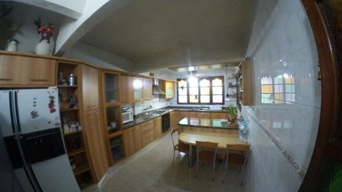 Imagen 16 de 30 de Casa En Venta En Barici Este De Barquisimeto Lara 0-4-2-4-5-9-3-7-5-4-2 Rent-a-house Código Mls: 22-6240, 3 Habitaciones, 3 Baños, 375 Mts2