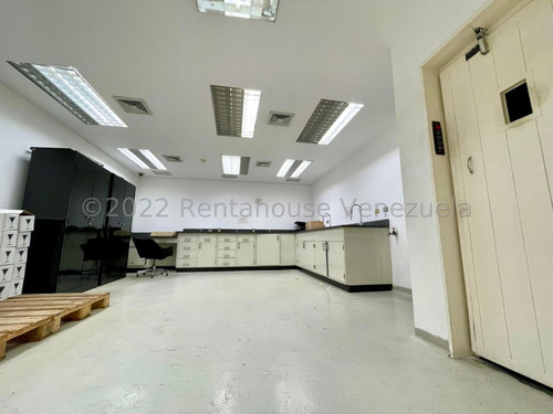 Imagen 8 de 18 de Ls Vende Edificio Comercial Prados Del Este 22-13487