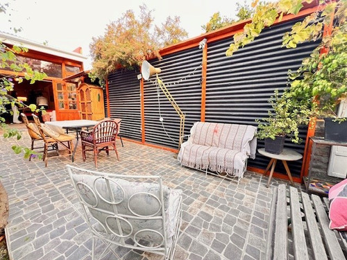 Casa En Venta De 5 Dorm. En Macul