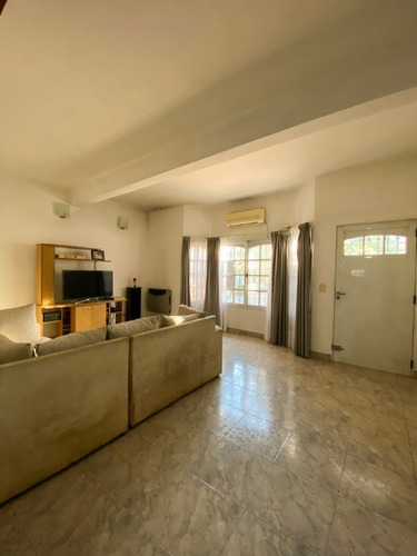 Imagen 3 de 14 de Casa En Venta En Remedios De Escalada Oeste