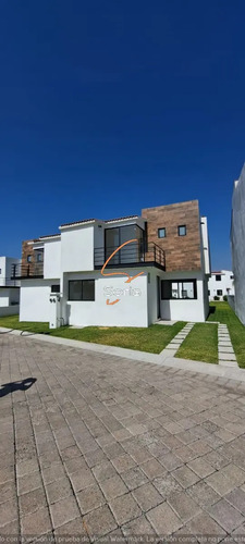 Casa En Venta En Oaxtepec Centro, Yautepec, Morelos