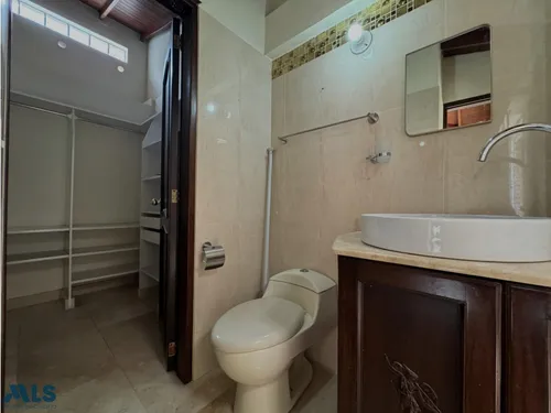 Venta De Casa En Envigado, El Escobero Barte Baja(mls#250854)