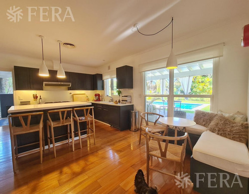 Imagen 7 de 28 de Venta Casa 5 Ambientes Con Cochera Y Fondo Libre Con Piscina En Abril Club De Campo (29724)