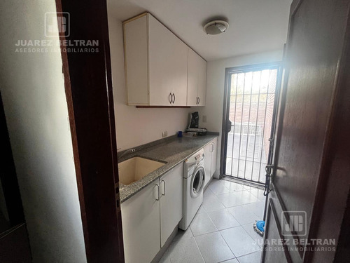 Venta - Casa De 3 Dormitorios Con Cochera Y Pileta - Guayaquil 1010 - Villa Allende