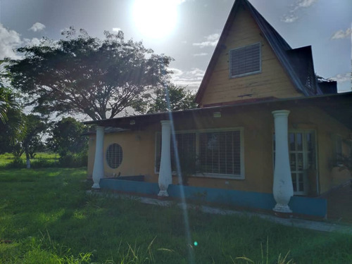 Se Vende Granja En El Estado Carabobo Municipio Libertador  Asentamiento Campesino La Mariposa  C-8775 E. C