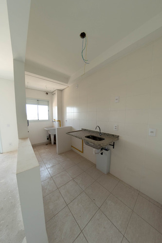 Apartamento Com 2 Quartos - Novo