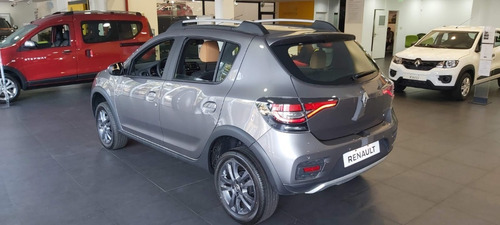 Imagen 9 de 15 de Autos Y Camionetas Renault Sandero Stepway Toyota Yaris E