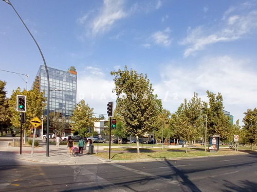 Local Comercial En Arriendo En Vitacura