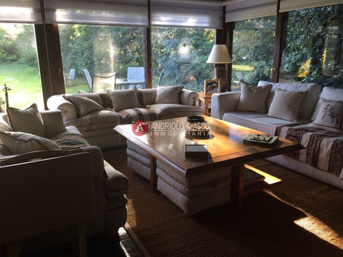 Casa En Venta Y Alquiler, Golf, Punta Del Este, 4 Dormitorios.- Ref: 6414