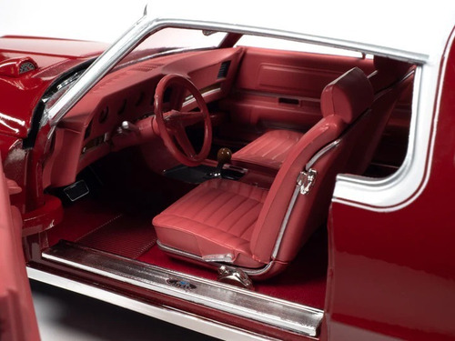 Pontiac Grand Prix 1969 Escala 1:18 Autoworld