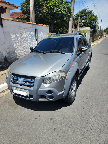 Fiat Strada 1.8 16v Adventure Cab. Dupla Flex 2p