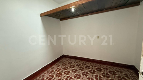 Renta De Casa Ubicada En Calzada De Los Misterios