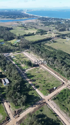 Oportunidad Terrenos De 1.000 Mts Financiados Hasta En 5 Años En Barrio Cerrado Con Servicios En Punta Ballena