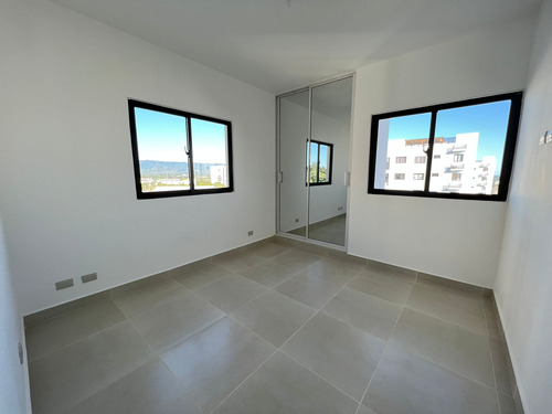 2do Nivel Con Ascensor Y Area Social Proximo Al Homs Santiago