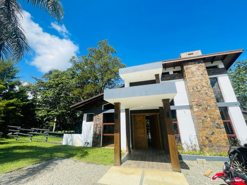Se Vende Villa En Jarabacoa Republica Dominicana