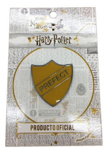 Pin Harry Potter Prefect Hufflepuff Muy Lejano