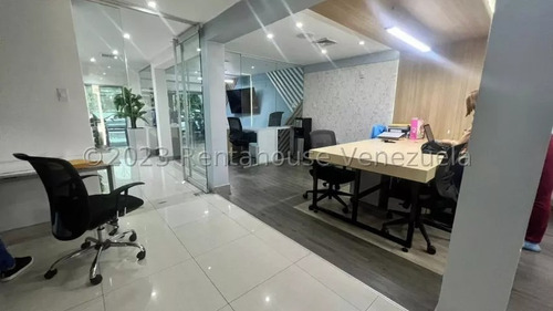 Local / Casa Comercial ( 2 Niveles /a Pie De Calle) Alquiler Chuao Mls- 25-5486