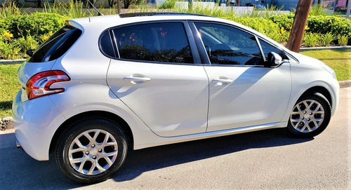 Peugeot 208 Allure 1.6 2014