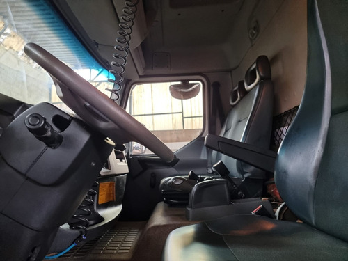 Imagem 3 de 15 de Volvo Vm 330 6x4 Ano 2018/2019 Caçamba Meia Cana