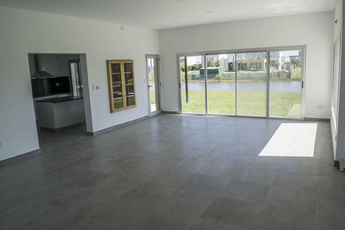 Imagen 4 de 30 de Casa En Venta 3 Ambientes El Cantón Maschwitz