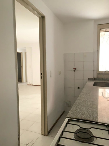 Imagen 11 de 16 de Oportunidad Nueva Cordoba 2 Dormitorio A Remodelar Con Gran Patio Sobre Crisol