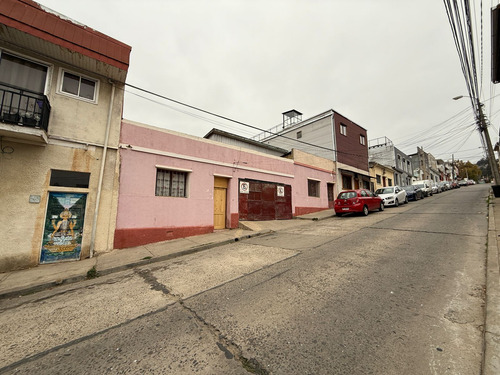 Casa Con Amplio Terreno Para Remodelar En Valparaíso
