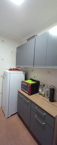 Apartamento De 01 Dormitório Com Vaga De Garagem Coberta !!!