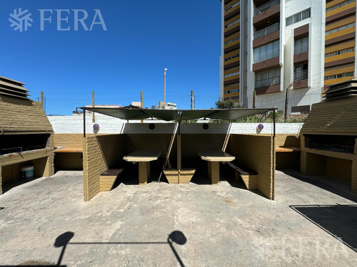 Venta De Departamento De 4 Ambientes Con Cochera Y Patio En Villa Gesell