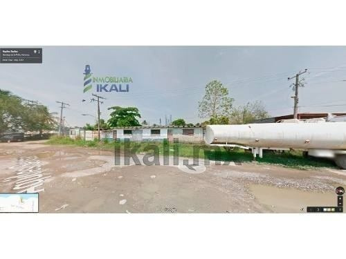 Imagen 2 de 7 de Renta Terreno 1870 M² Colonia La Victoria Tuxpan Veracruz, Se Encuentra Ubicado A Unos Pasos Del Muelle, En La Calle Aquiles Serdan Esquina Con Calle Dos Norte, Cuenta Con 1870 M², Son 42 M. De Frent