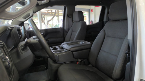 Chevrolet Silverado PAQ E. WT DOBLE CABINA 4X2 MOTOR V6 4.3L