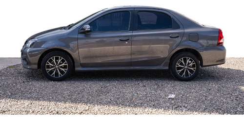 Toyota ETIOS X 1.5 6M/T ETIOS X 1.5 6M/T