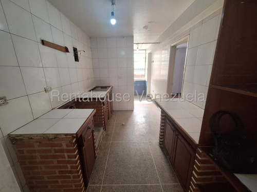 Jmc Apartamento En Venta En Urb. Sabana Grande 25-18486 Yk