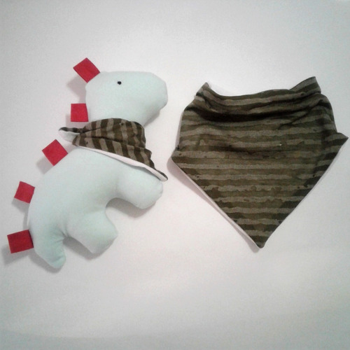 Muñeco Apego Con Babero Bandana Verde