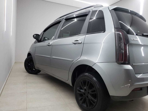 Imagem 11 de 13 de Fiat Idea 2014 1.4 Attractive Flex 5p