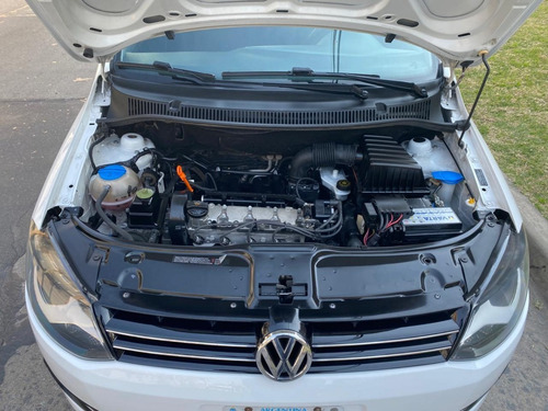 Volkswagen Suran 1.6 Highline 101cv
