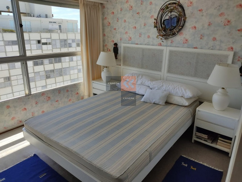Venta Apartamento 3 Dormitorio Y Dependencia, Peninsula, Punta Del Este- Ref: 8445