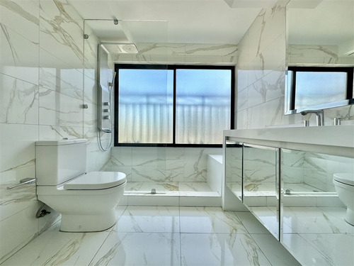 Remodelado: Barrio El Golf / Isidora Goyenechea