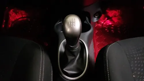 Nissan March 1.6 Advance