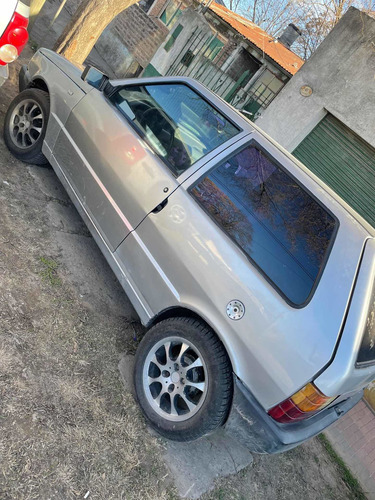 Imagen 4 de 7 de Fiat Uno 1999 1.4 S Premio 3 P