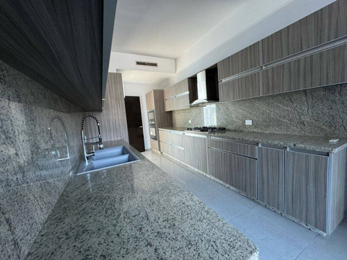 Solo Clientes Se Alquila Apartamento 243m2 Edif. The Loft Urb. Las Chimeneas