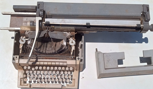 Máquina De Datilografia Olivetti 